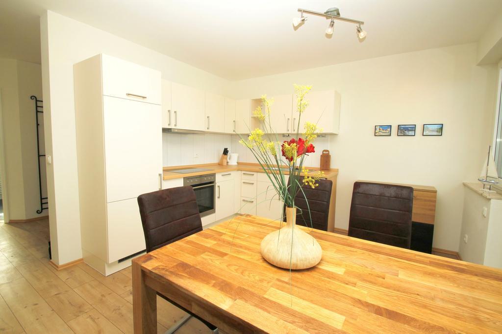 Ferienwohnung Wiek Im Hafenkieker Wiek auf Ruegen Bilik gambar